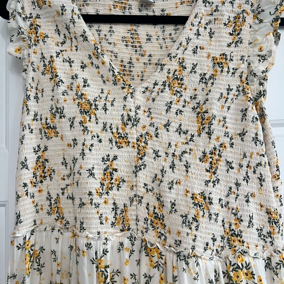 Old Navy Cream Maxi Sundress with V-Neck and Flutter Sleeves - Picture 2 of 6